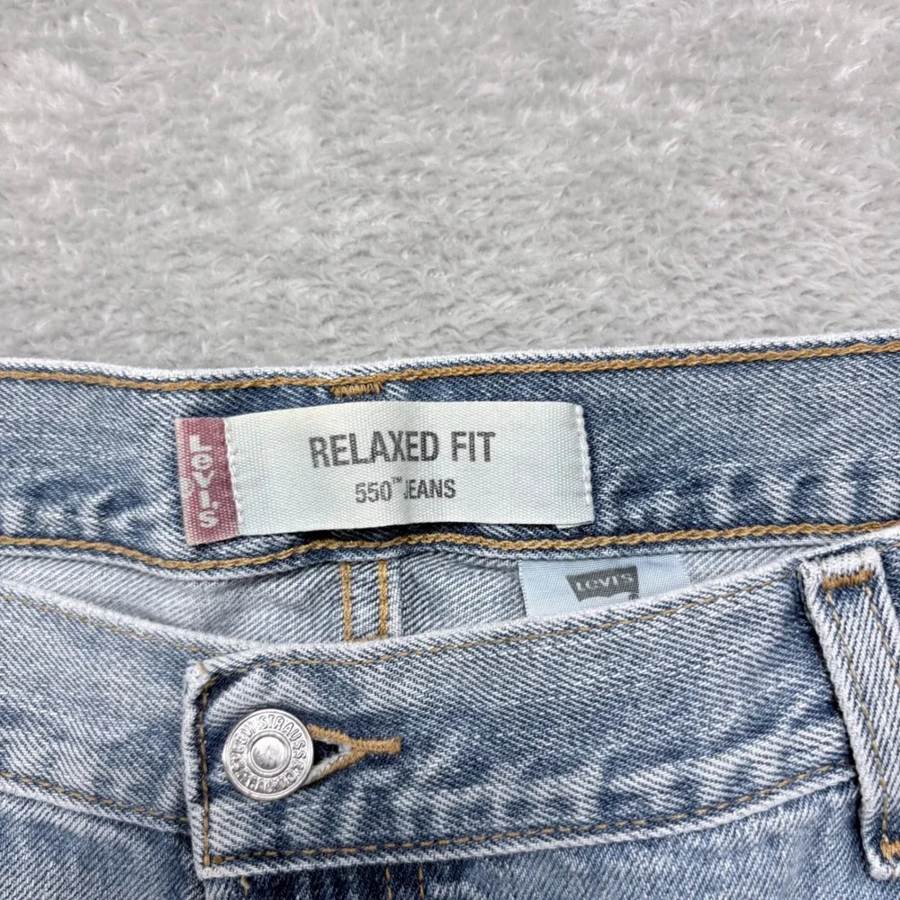 Y2K Levis 550 Relaxed Fit Jeans Mens 44x30 Light Wash Blue Denim Tapered Leg